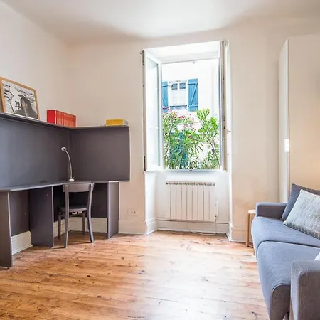 Апартаменти Guestready - Charming Studio In Central *
